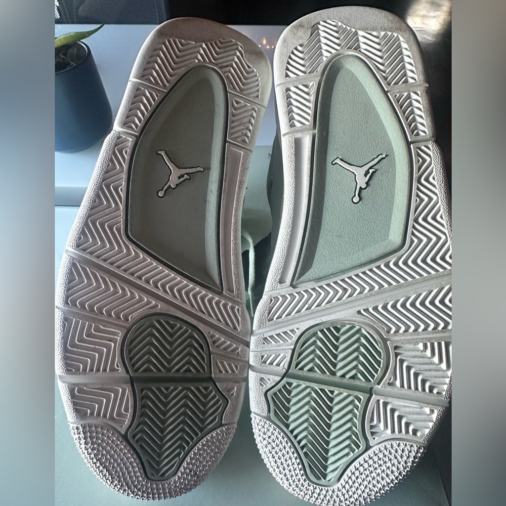 Jordan Air 4 Retro Seafoam with metallic accents - Picture 6 of 8
